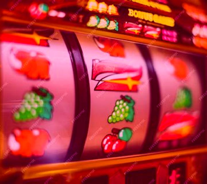 3 Lightning Blitz Hit the Cash online slot