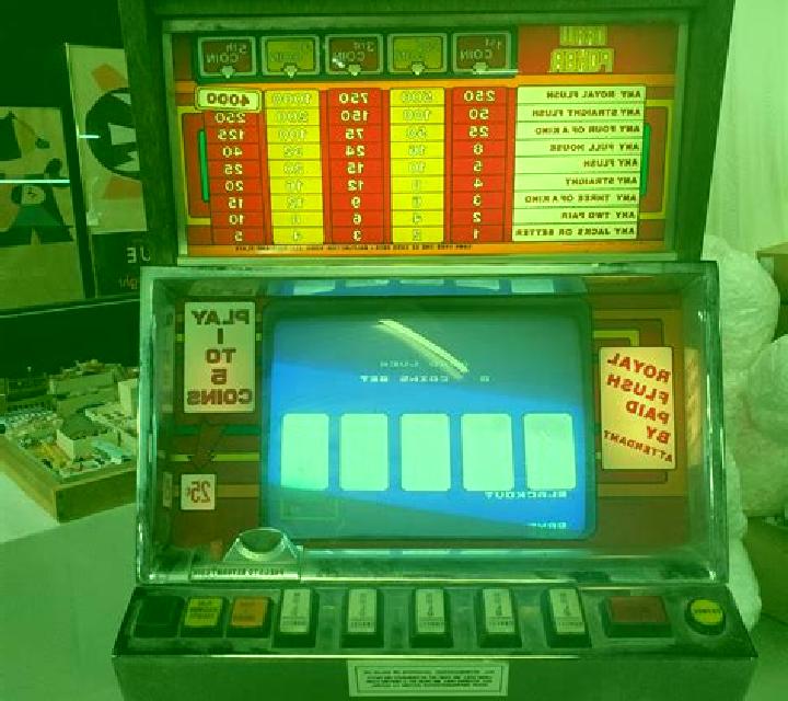 Max Spinwell: Temple Explorer slot machine