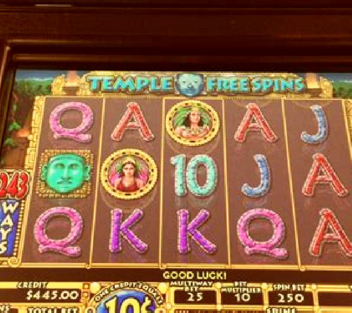 Pharaoh Mummy More Spooky slot game